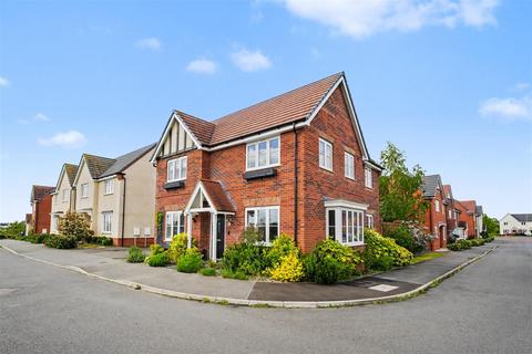 4 bed property, in Miller Street, £625,000