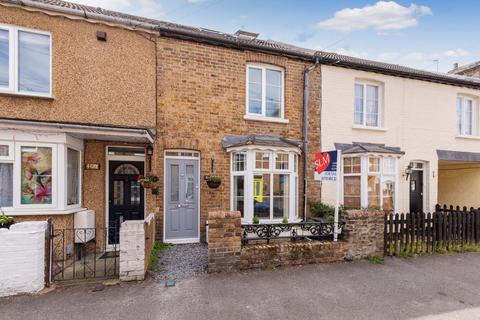3 bed property, in Oak Lane, £595,000