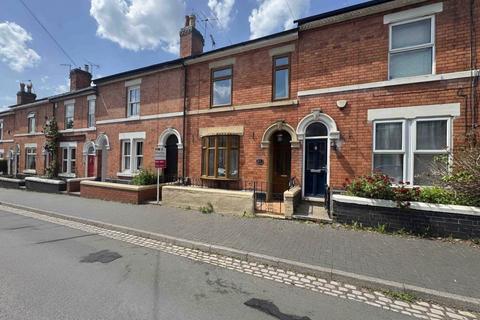 4 bed property, in West Avenue, £200,000