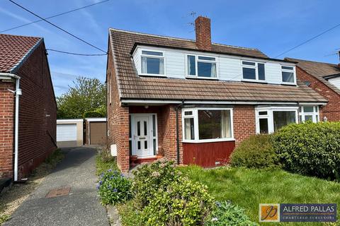 3 bed property, in Ravensbourne Avenue, £230,000