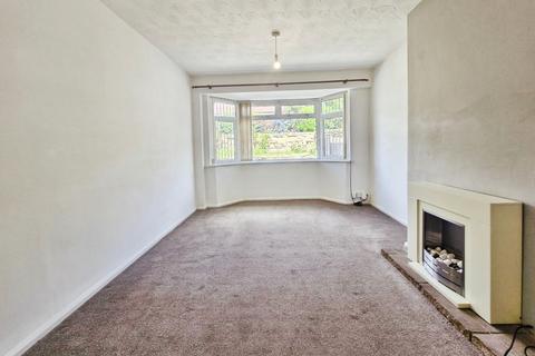 2 bed property, in Newlay Wood Crescent, £269,950