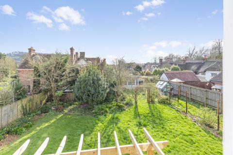 4 bed property, in Iwerne Minster, £715,000