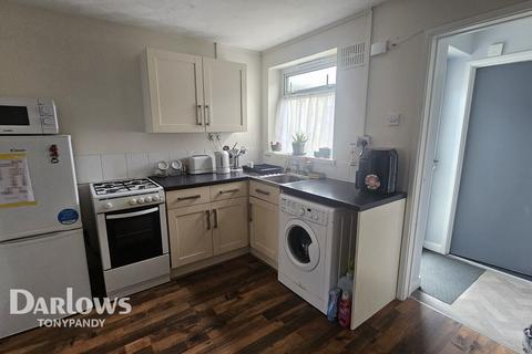 2 bed property, in Regent Street, £115,000