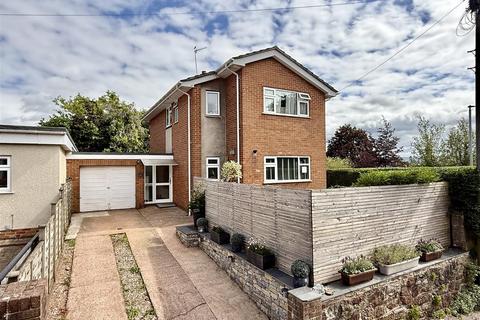 3 bed property, in Barnado Road, £625,000