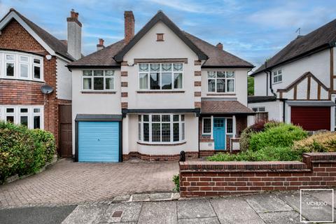5 bed property, in Knightlow Road, £775,000