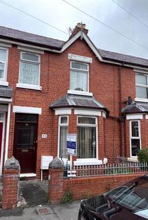 3 bed property, in Grove Park, £125,000