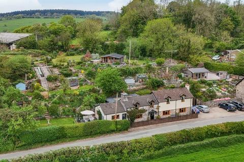 3 bed property, in Craigllwyn, £435,000