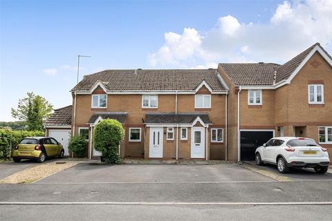 2 bed property, in Cranesbill Road, £212,000