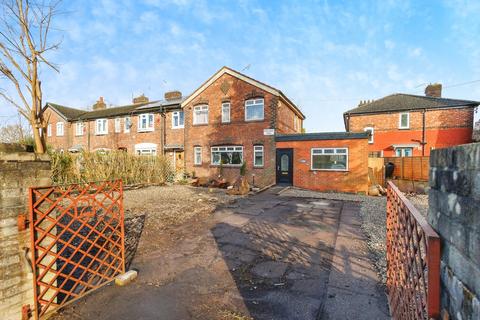 4 bed property, in Fernhurst Road, £400,000