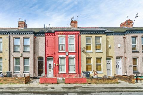 3 bed property, in Norton Street, £115,000