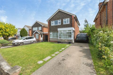 3 bed property, in Amanda Road, £325,000