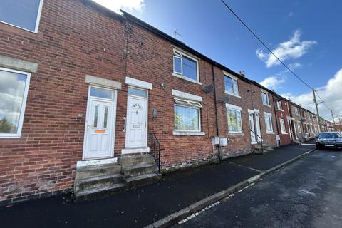 3 bed property, in Bow Street, £70,000