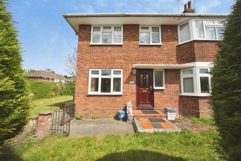 2 bed property, in Eighth Avenue, £160,000