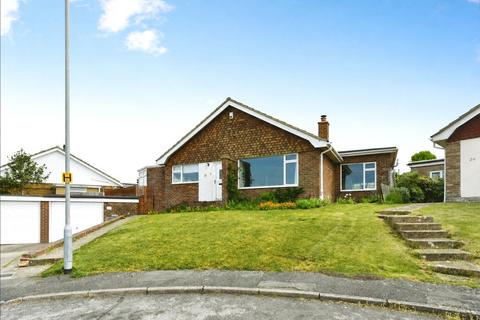 3 bed property, in Ifield Close, £500,000