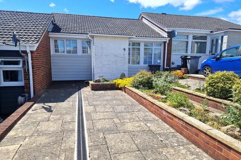 2 bed property, in Parson Close, £259,950