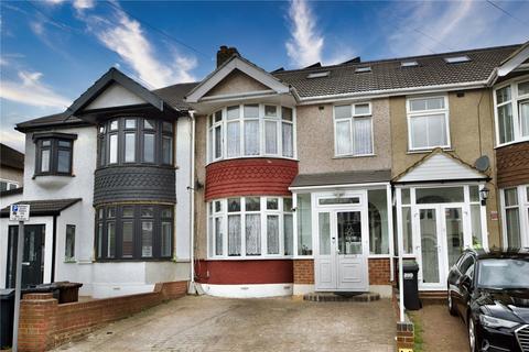5 bed property, in Westrow Drive, £650,000