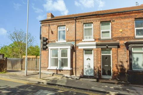 6 bed property, in Orrell Lane, £450,000