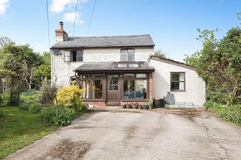 3 bed property, in ., £400,000