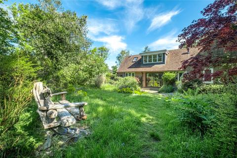 4 bed property, in Holmebridge, £550,000