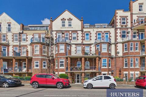 2 bed property, in South Marine Drive, £180,000