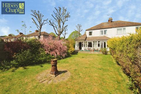 3 bed property, in Suttons Avenue, £580,000