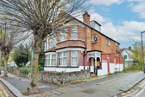 3 bed property, in Risingholme Road, £330,000