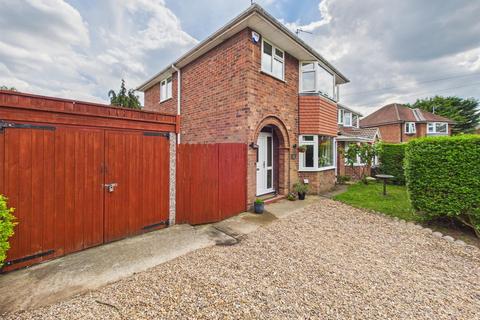 3 bed property, in Newark Road, £325,000
