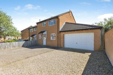 3 bed property, in Malham Way, £325,000
