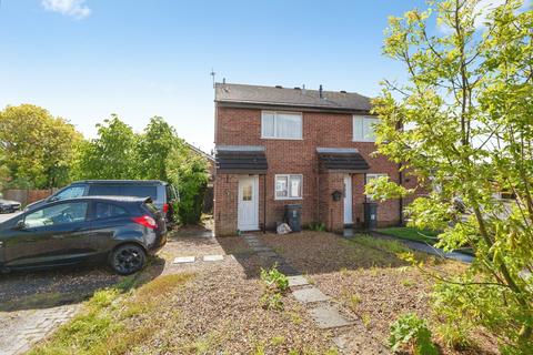 2 bed property, in Laithwaite Close, £200,000