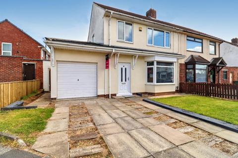 3 bed property, in Romanby Avenue, £130,000