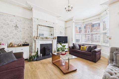 9 bed property, in Wellington Road, £289,950