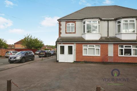 2 bed property, in Leicester Road, £150,000