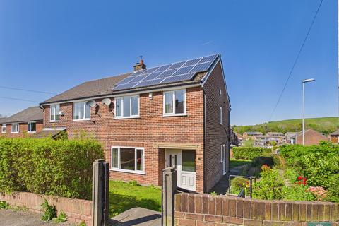 3 bed property, in Long Rushes, £275,000