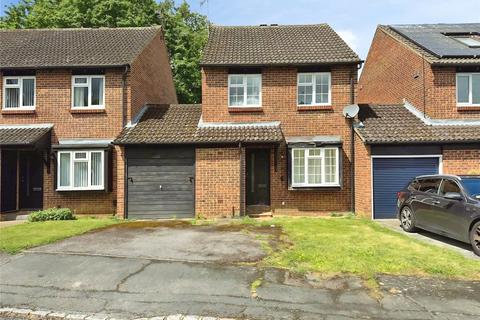 3 bed property, in Alterton Close, £450,000