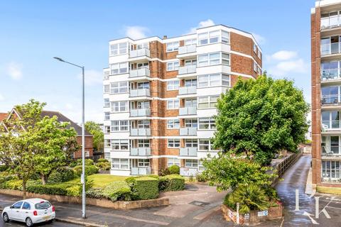 1 bed property, in Derek House, £250,000