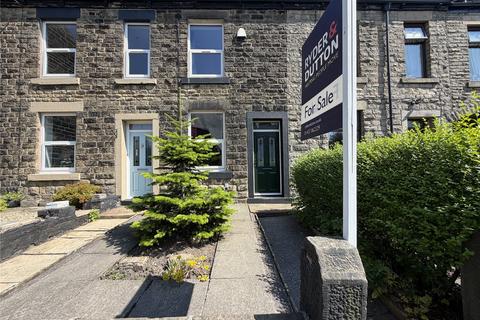 2 bed property, in Church Street, £185,000