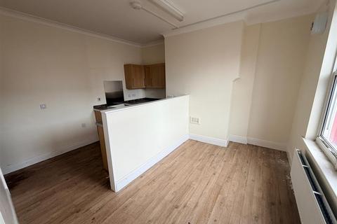 1 bed property, in Arley Place, £70,000