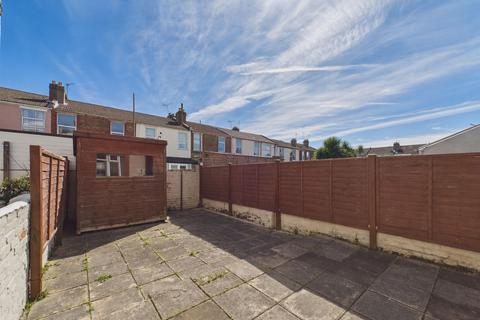 3 bed property, in Bedhampton Road, £220,000