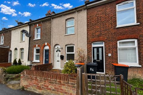 2 bed property, in Victoria Street, £250,000