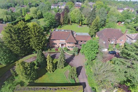 5 bed property, in Russell Road, £4,795,000