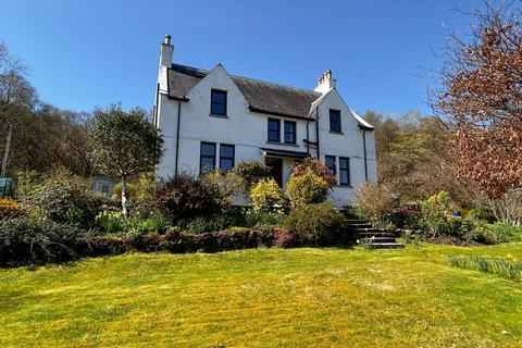 4 bed property, in The Old Manse, £460,000