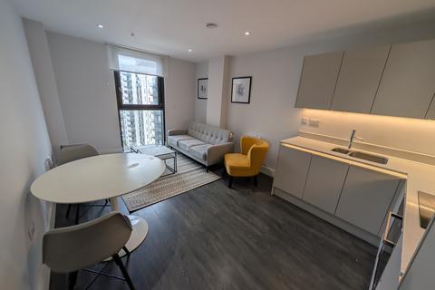 1 bed property, in Cheetham Hill Road, £140,000