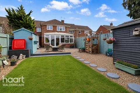 4 bed property, in King George Road, £390,000