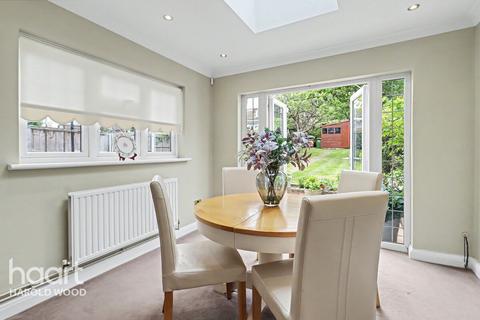 3 bed property, in Church Road, £550,000