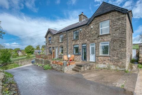 2 bed property, in Bent Lane, £175,000