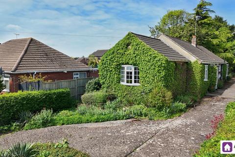 3 bed property, in Colby Drive, £450,000