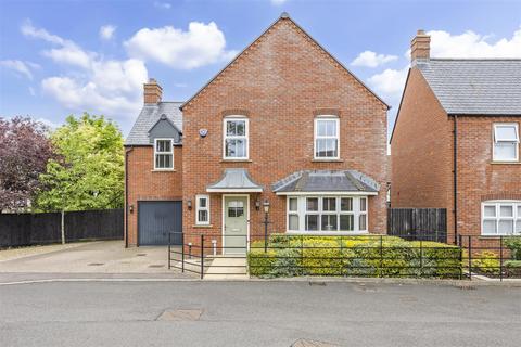 5 bed property, in Maisemore, £575,000