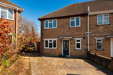 4 bed property, in 12 Upland Close, £365,000