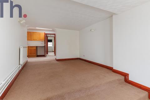 1 bed property, in Newport PO30, £95,000