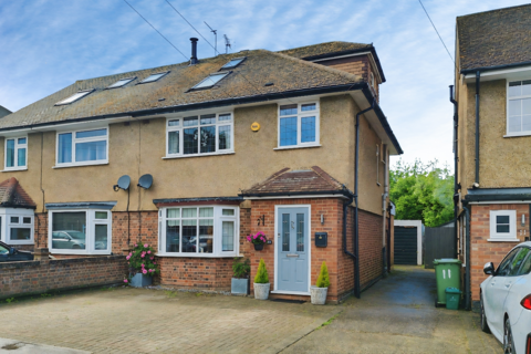 4 bed property, in Whiteheath Avenue, £750,000